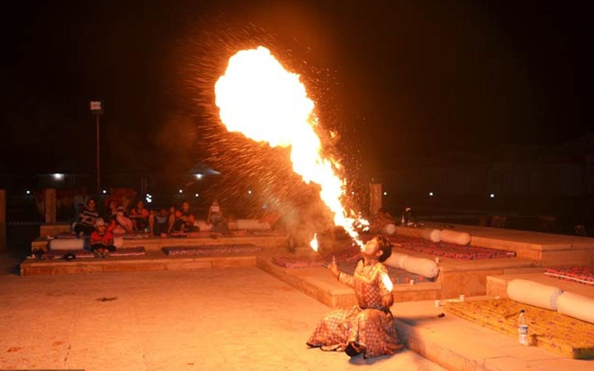 Dubai Desert Safari evening with fire show