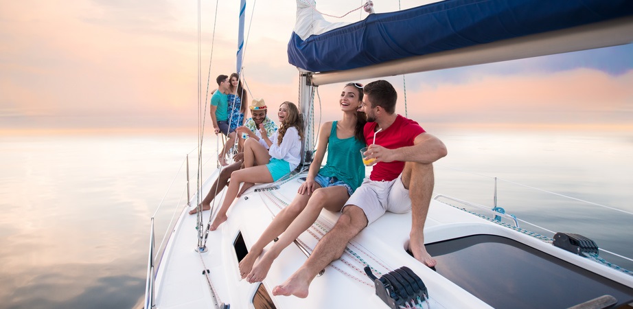 Top services a sailboat rental offers on vacations