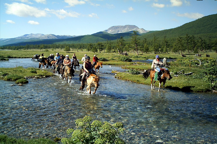What Horseback Trekking Group, Family and Private Tours Are in The Altai Mountains?