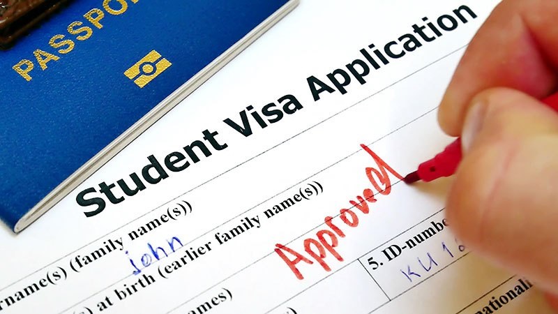 How to Choose the Right Course Before Applying for a Student Visa