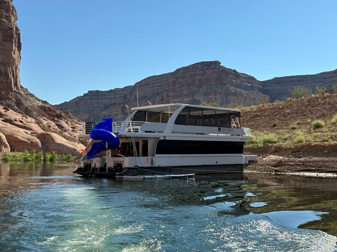 How Boat Rental at Lake Powell Enhances Family and Group Vacations