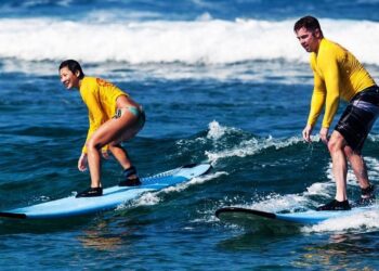 A Brief Guide to Surfing Skills for Beginners in Oahu