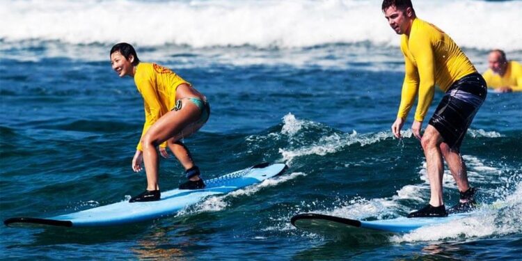 A Brief Guide to Surfing Skills for Beginners in Oahu